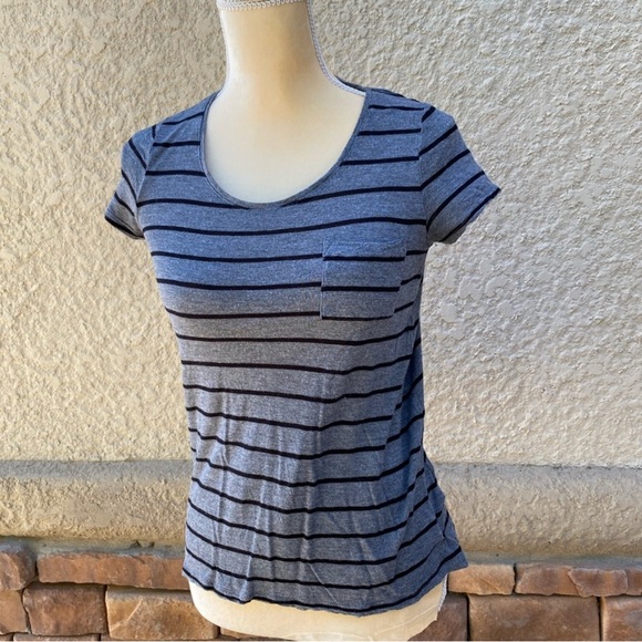 H&M Divided Gray & Black Striped Tee Shirt | Size 6 | Casual Soft Stretchy - Picture 1 of 6